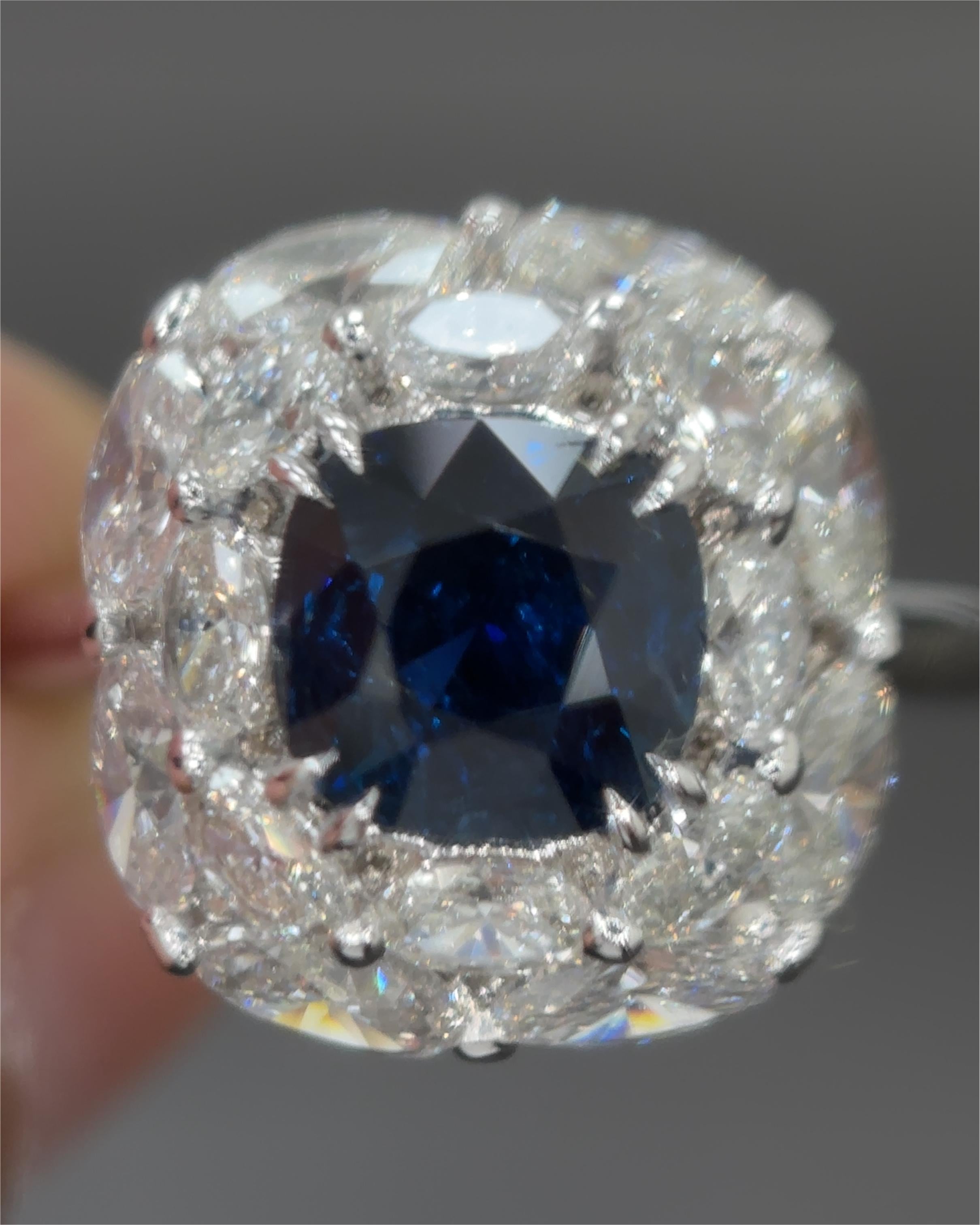 Bague en platine certifiée Gubelin avec saphir de Birmanie de 2,11 carats, sans chaleur en vente 1