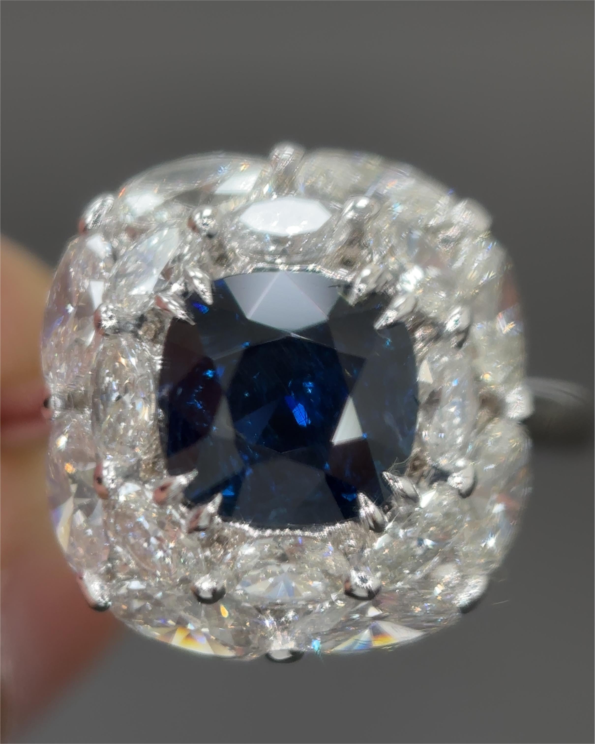 Bague en platine certifiée Gubelin avec saphir de Birmanie de 2,11 carats, sans chaleur en vente 2