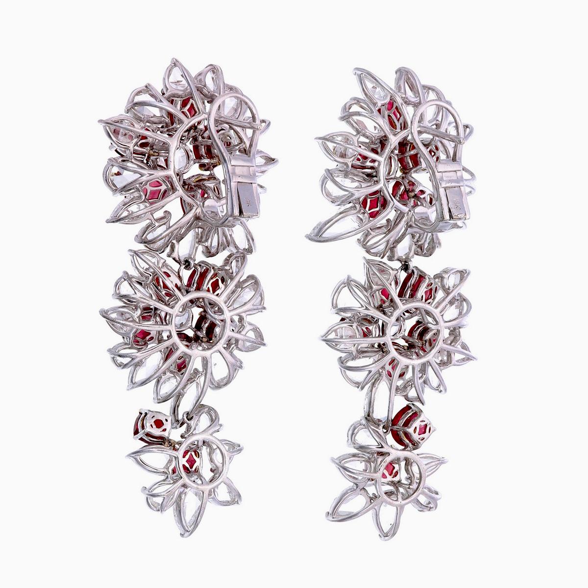 Taglio cuscino Gubelin Certified 24.01 Carat Burma Ruby No Heat And Diamond Earrings In 18K WG in vendita