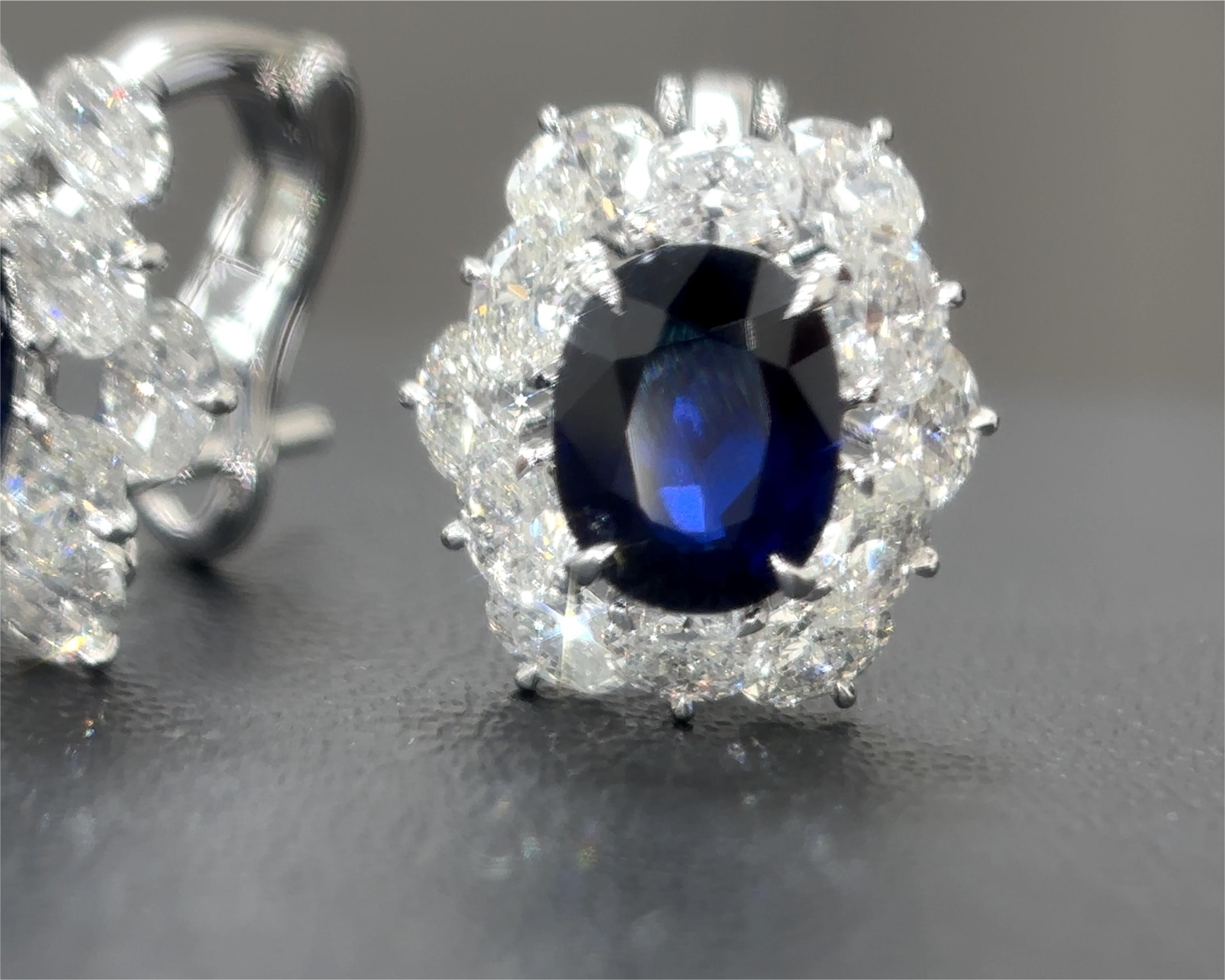 da uomo o donna Orecchini con diamanti bianchi e zaffiro blu di Birmania senza calore certificati da 2,51 carati Gubelin in vendita