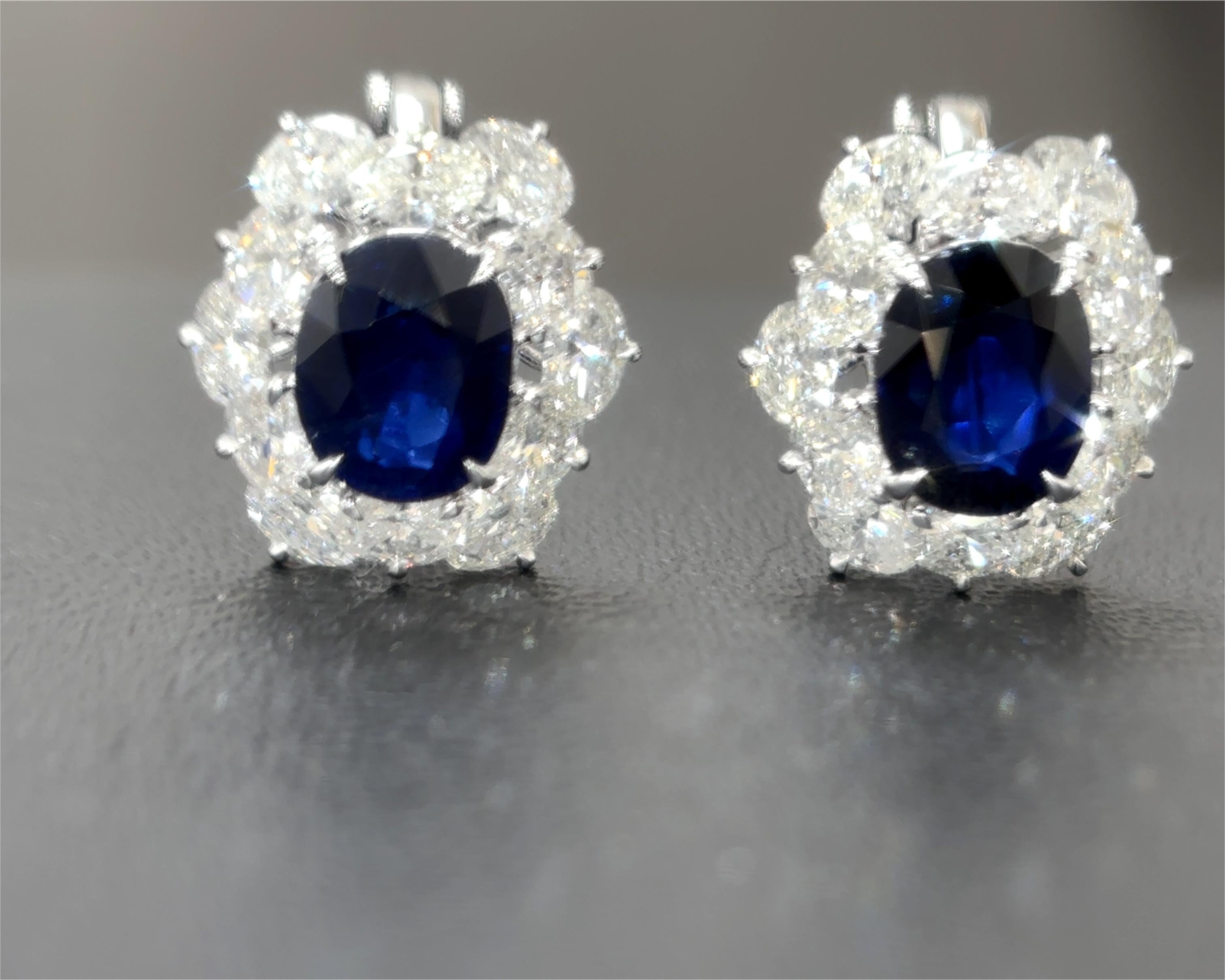 Orecchini con diamanti bianchi e zaffiro blu di Birmania senza calore certificati da 2,51 carati Gubelin in vendita 1