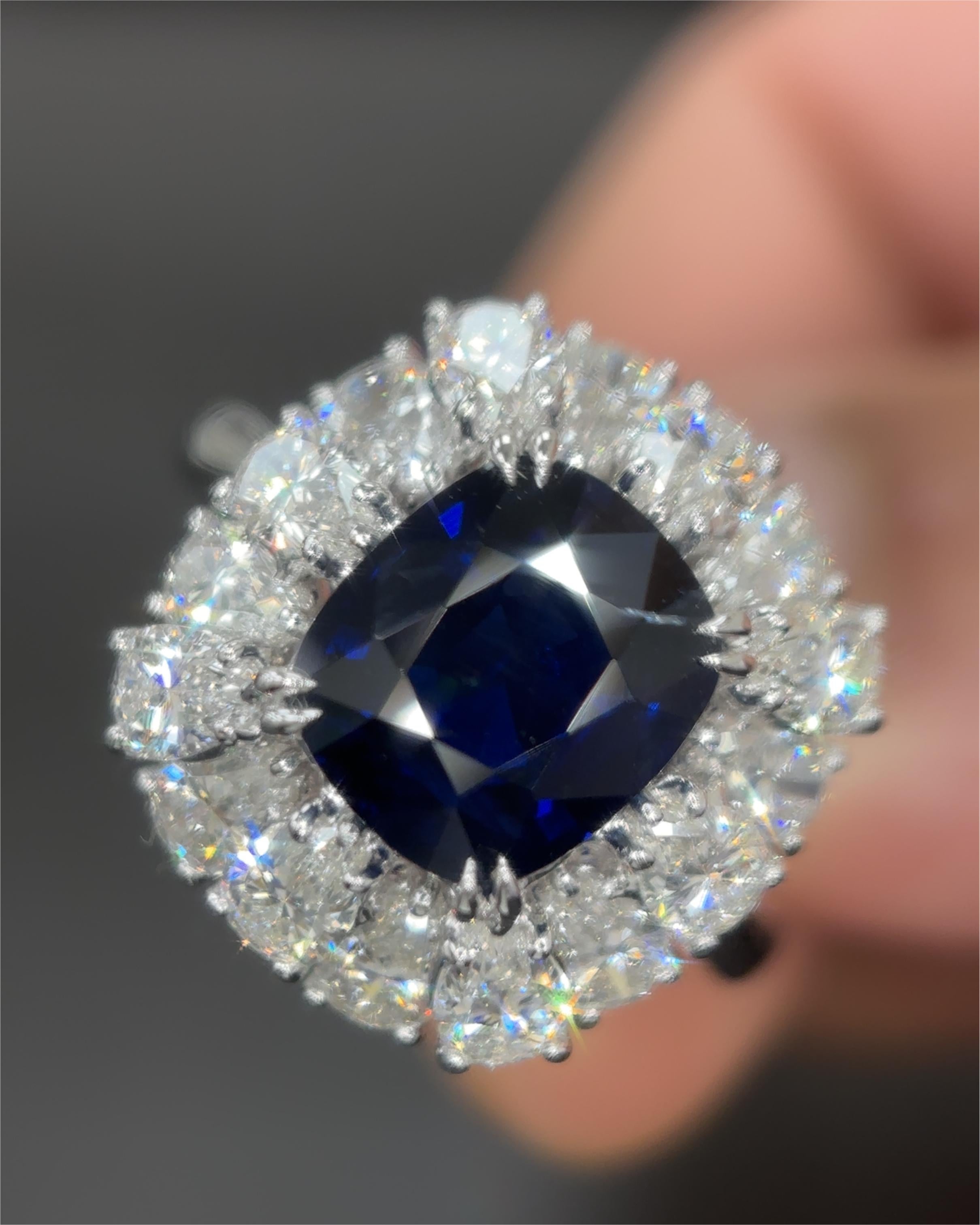 Bague en platine avec saphir bleu certifié Gubelin de 3,19 carats, sans chaleur en vente 2