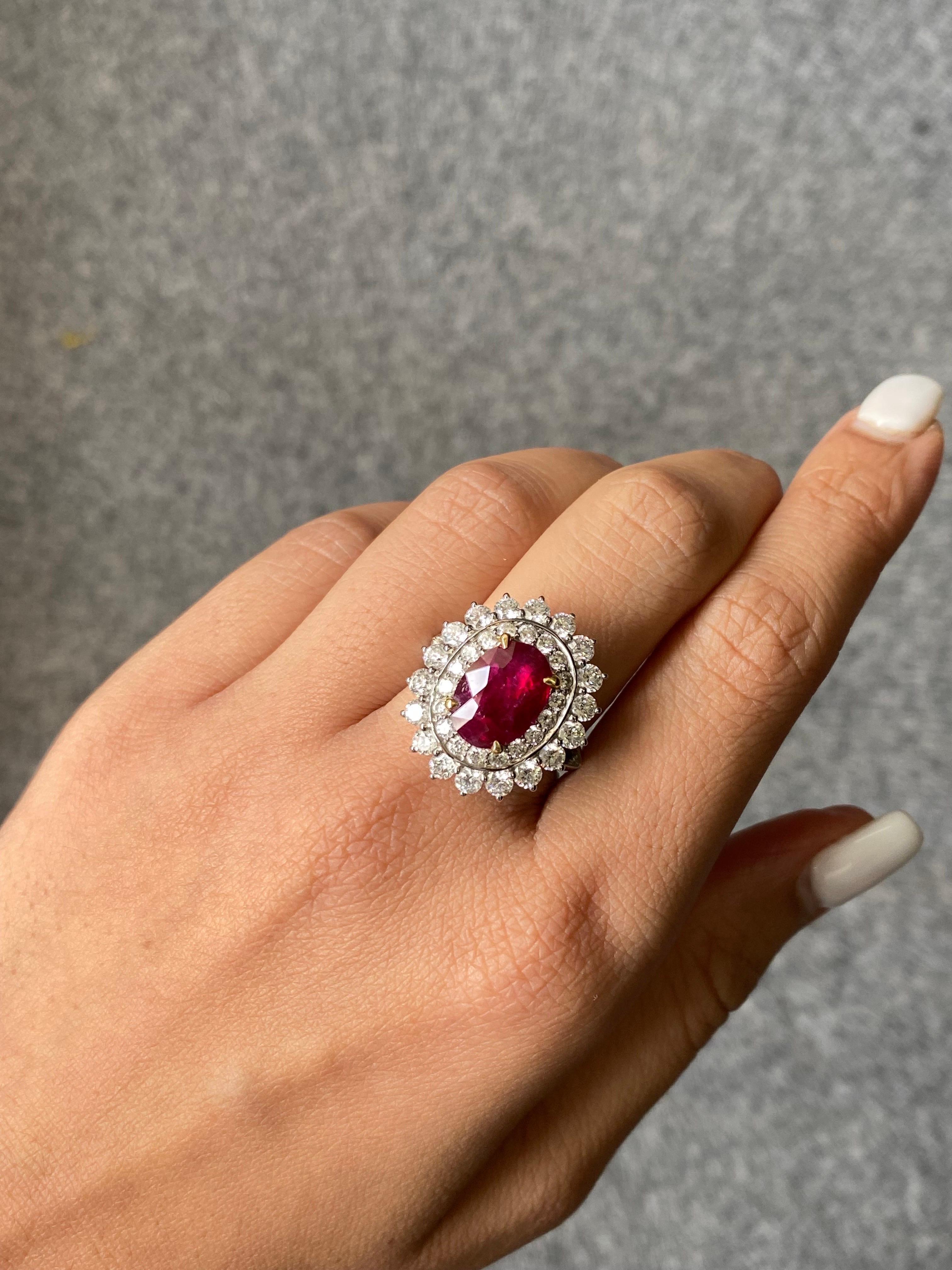 Gubelin zertifizierter Verlobungsring mit 3,41 Karat unbehandeltem Burma-Rubin im Zustand „Neu“ in Bangkok, Thailand