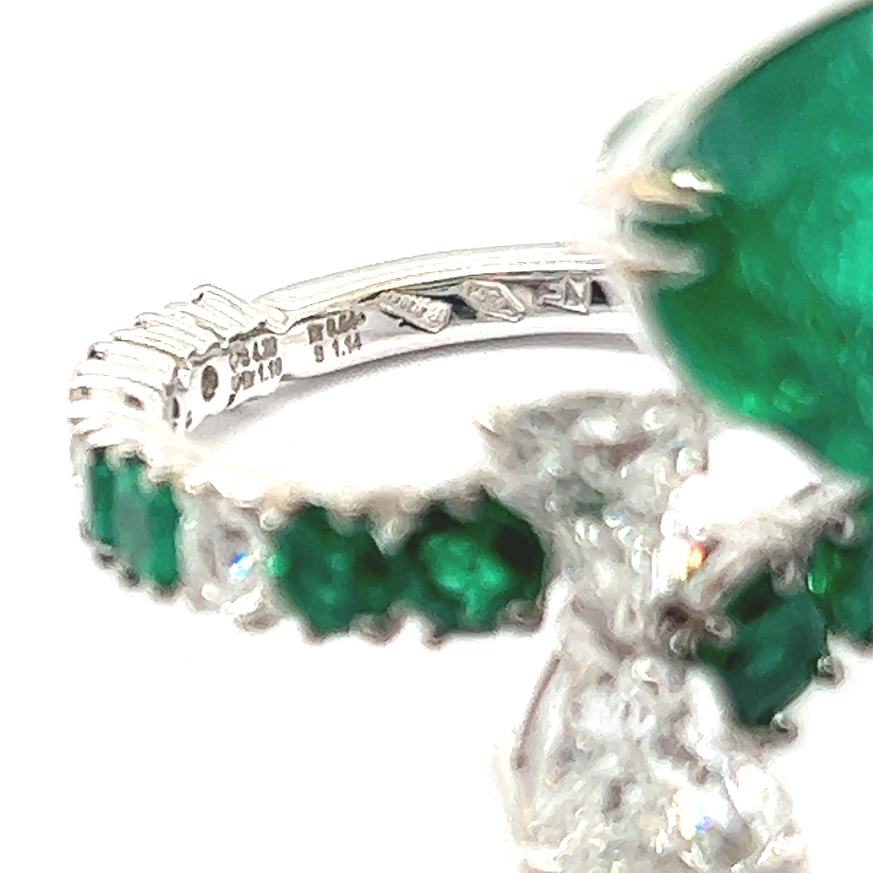Gübelin Certified 4.20 Carat Emerald Ring with Diamonds in 18 Karat White Gold For Sale 4
