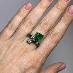 Gübelin Certified 4.20 Carat Emerald Ring with Diamonds in 18 Karat White Gold