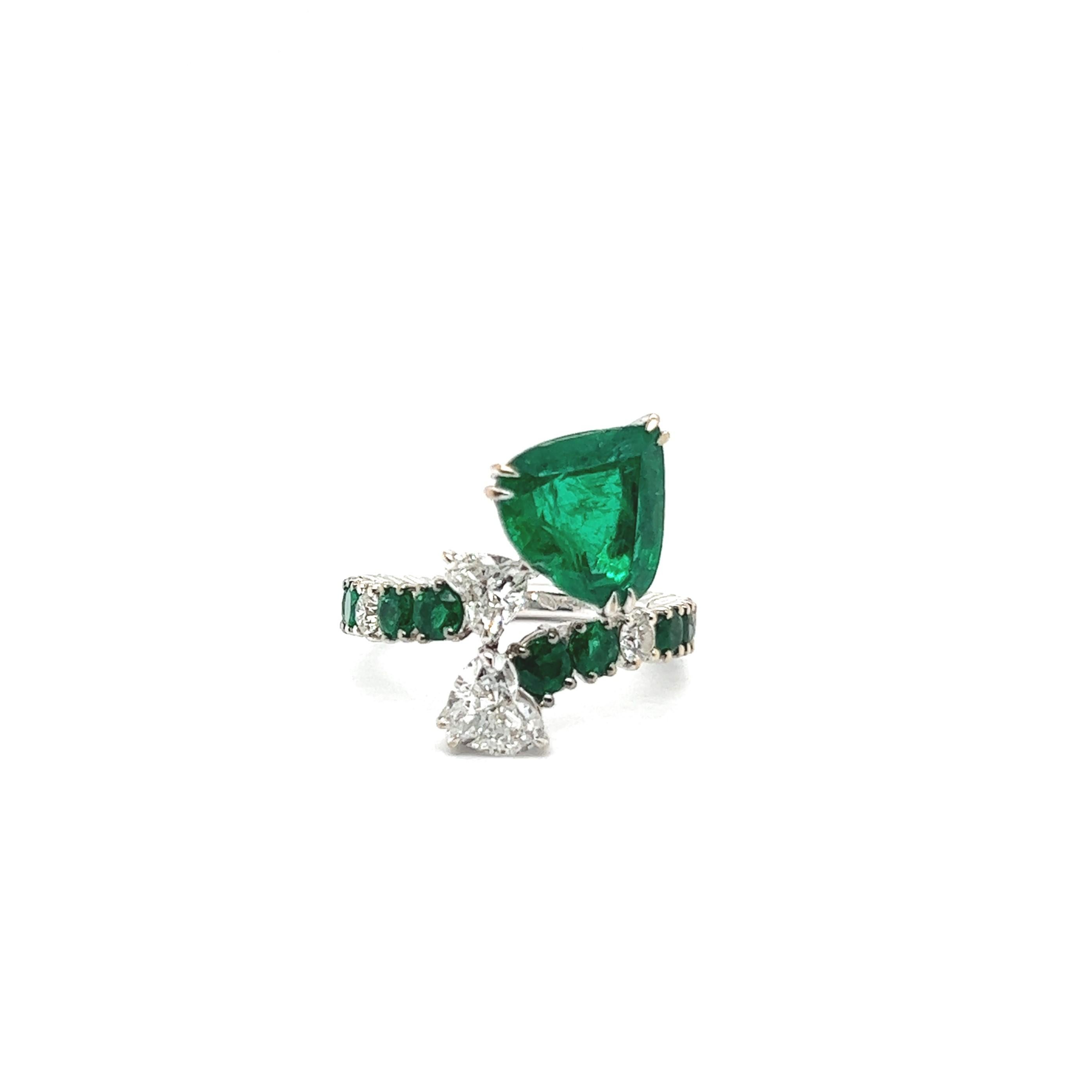 Heart Cut Gübelin Certified 4.20 Carat Emerald Ring with Diamonds in 18 Karat White Gold For Sale