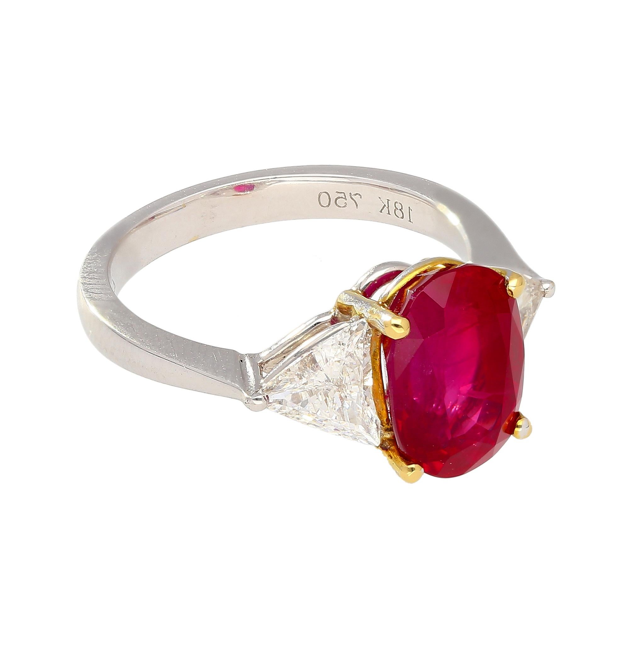 Modern Gubelin Certified 4.47 Carat Ruby & Trillion Cut Diamond Sides in 18K White Gold For Sale