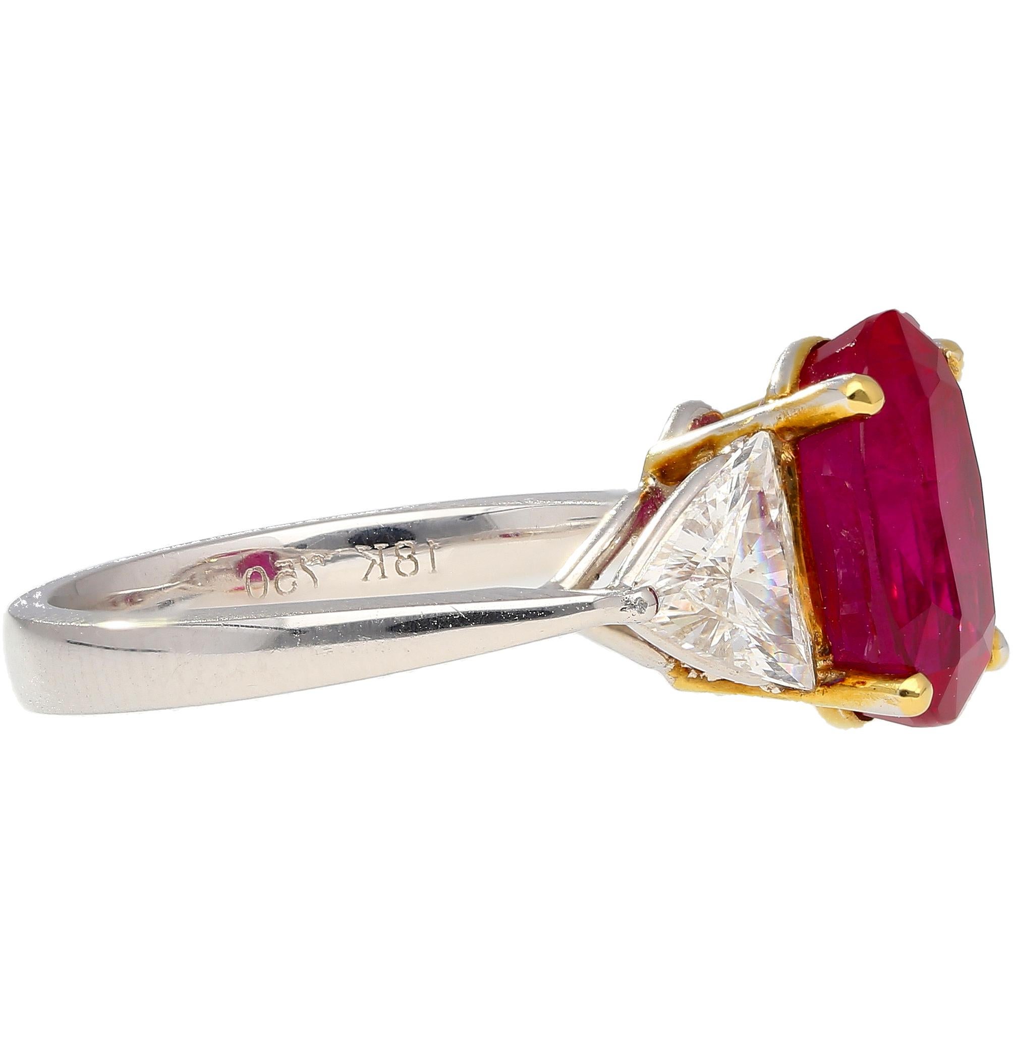 Gubelin Certified 4.47 Carat Ruby & Trillion Cut Diamond Sides in 18K White Gold In New Condition For Sale In Miami, FL