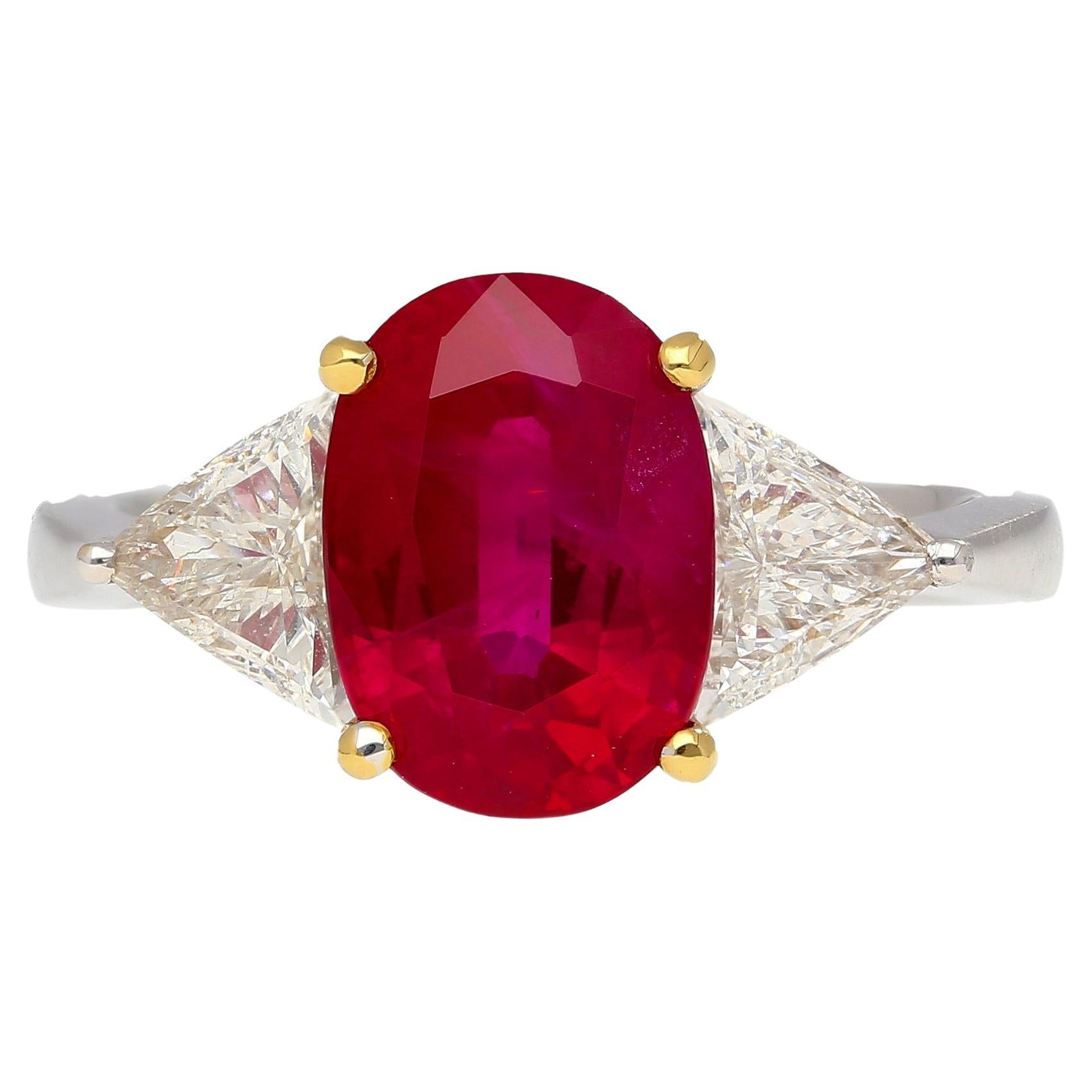 Gubelin Certified 4.47 Carat Ruby & Trillion Cut Diamond Sides in 18K White Gold For Sale