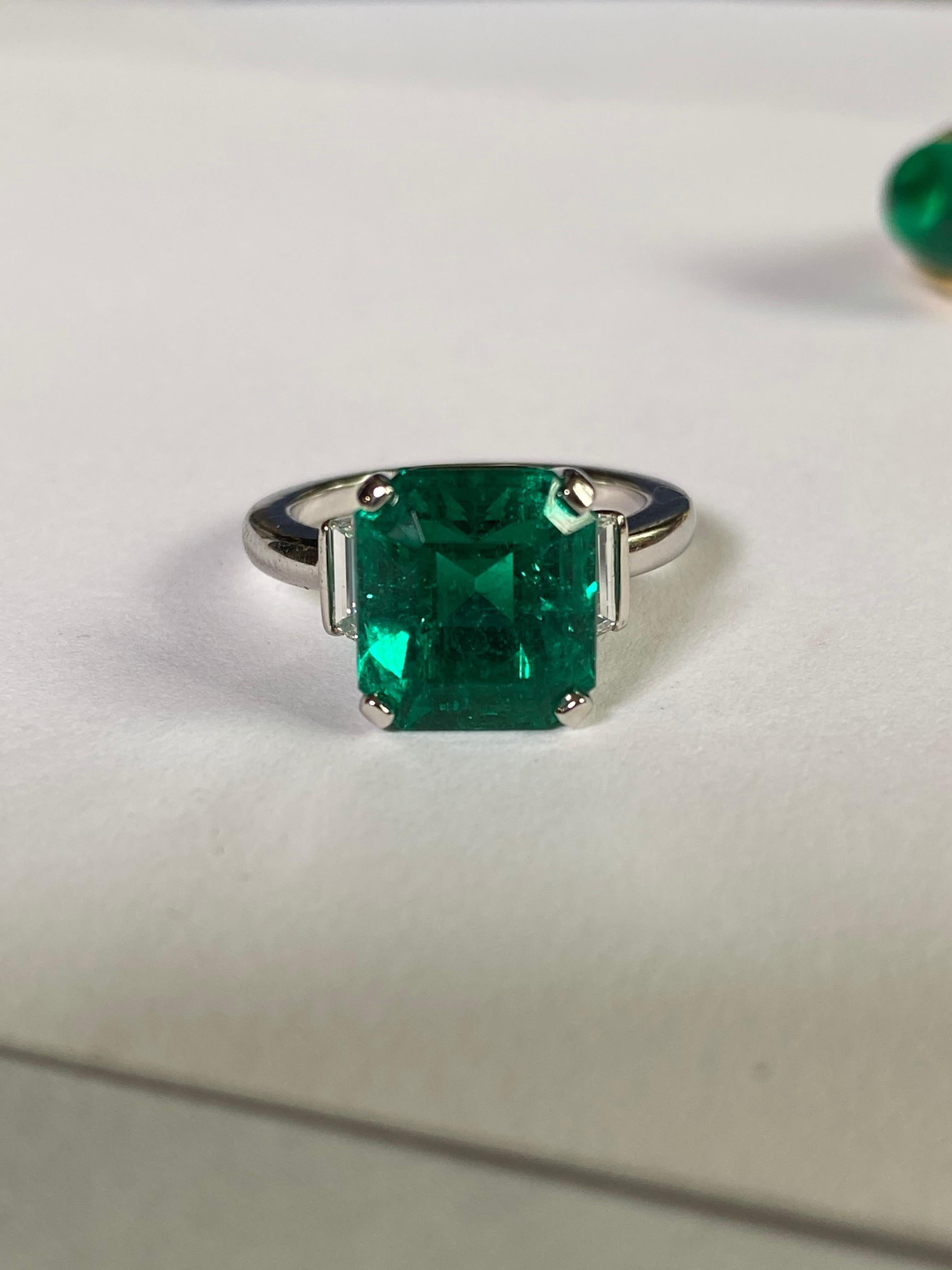 Art Deco Gübelin Certified 4.52 Carat Colombian Emerald and Diamond Engagement Ring