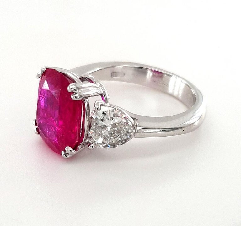 1.75Ct Natural Burmese Red Ruby Oval Shape Women Ring In 925 Silver 1.75Ct Natural Burmese Red Ruby Oval Shape Women Ring In 925 Silver