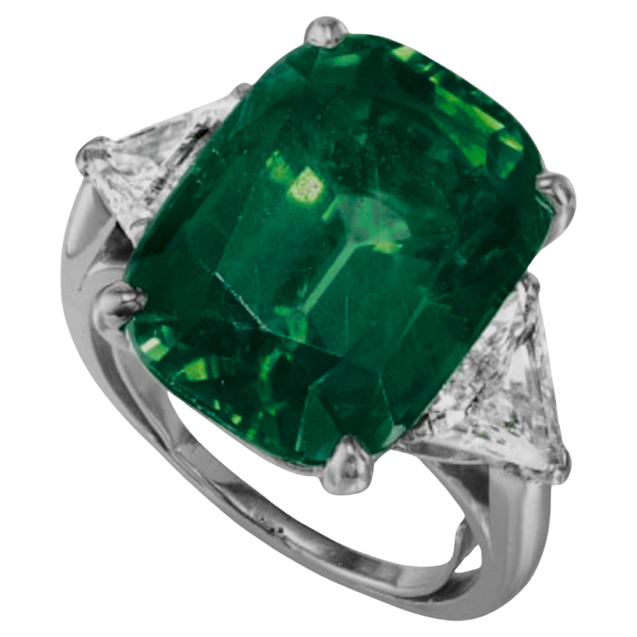 Gubelin Certified 4.82 Carat Minor Oil Investment grade Emerald Diamond Ring