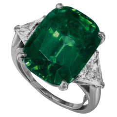 Gubelin Certified 4.82 Carat Minor Oil Investment grade Emerald Diamond Ring