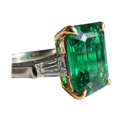 Gubelin Certified 4.92 Carat Colombian Emerald Diamond Ring