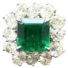 Gubelin Certified 4.94 Carat Colombia No Oil Emerald White Diamond Platinum Ring