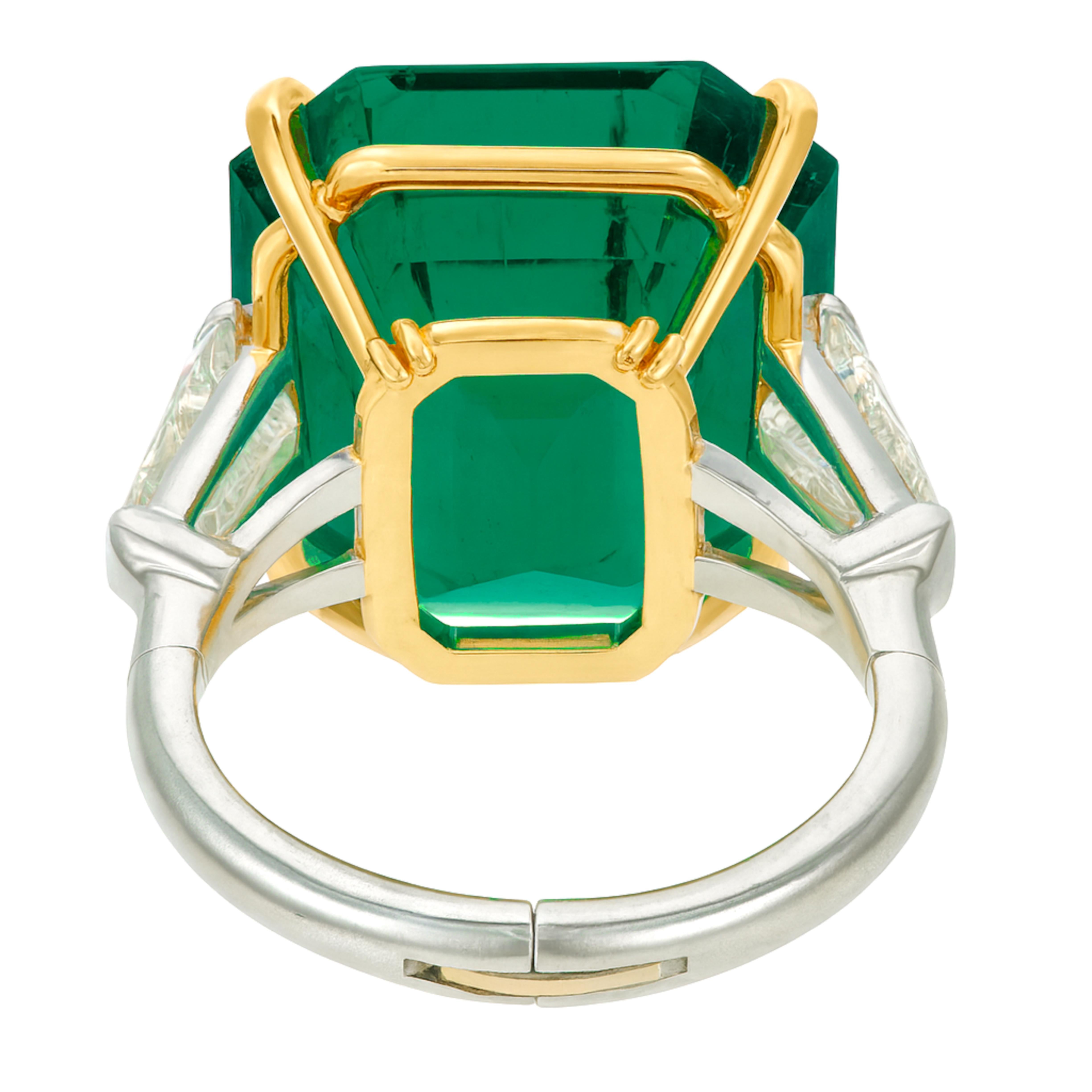 Contemporary Gübelin Certified 5.00 Carat No Oil Colombian Emerald & Diamond Ring For Sale