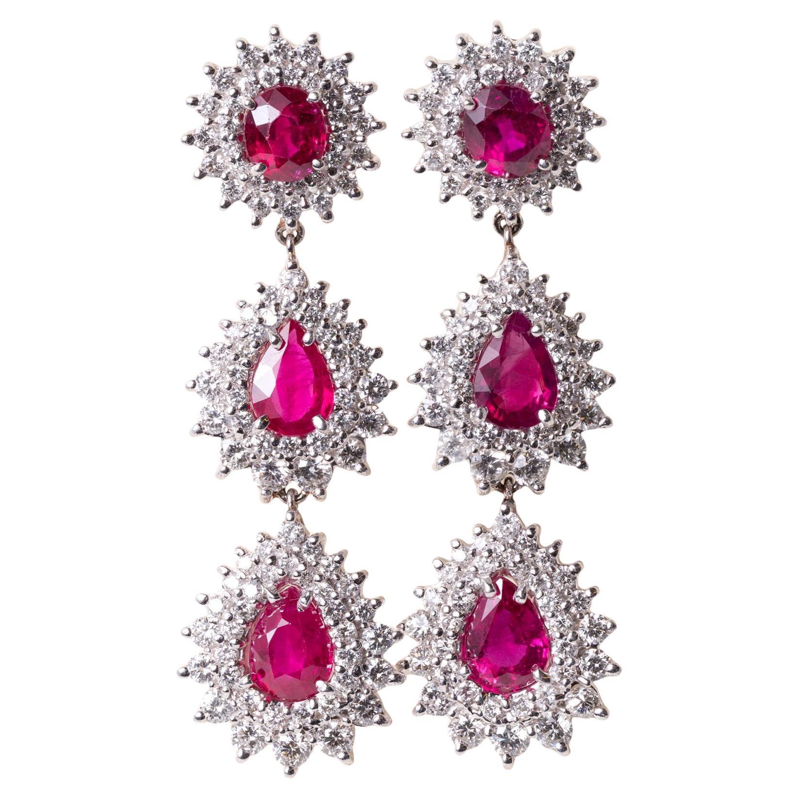 Orecchini pendenti con diamanti e rubini da 7,50 carati certificati Gubelin in platino