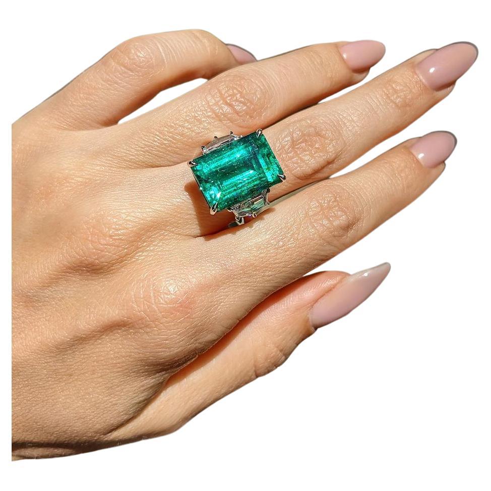 GUBELIN Platinring, zertifizierter 9,41 Karat grüner Smaragd, Diamant, Solitär im Angebot