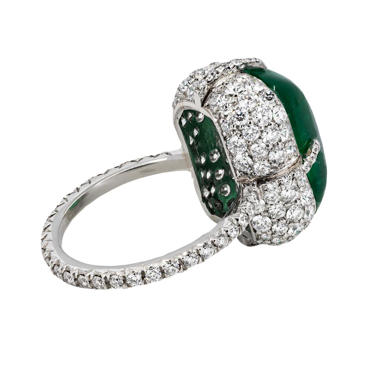 Gubelin Certified 9.88ct Emerald Ring In Excellent Condition For Sale In Sarasota, FL