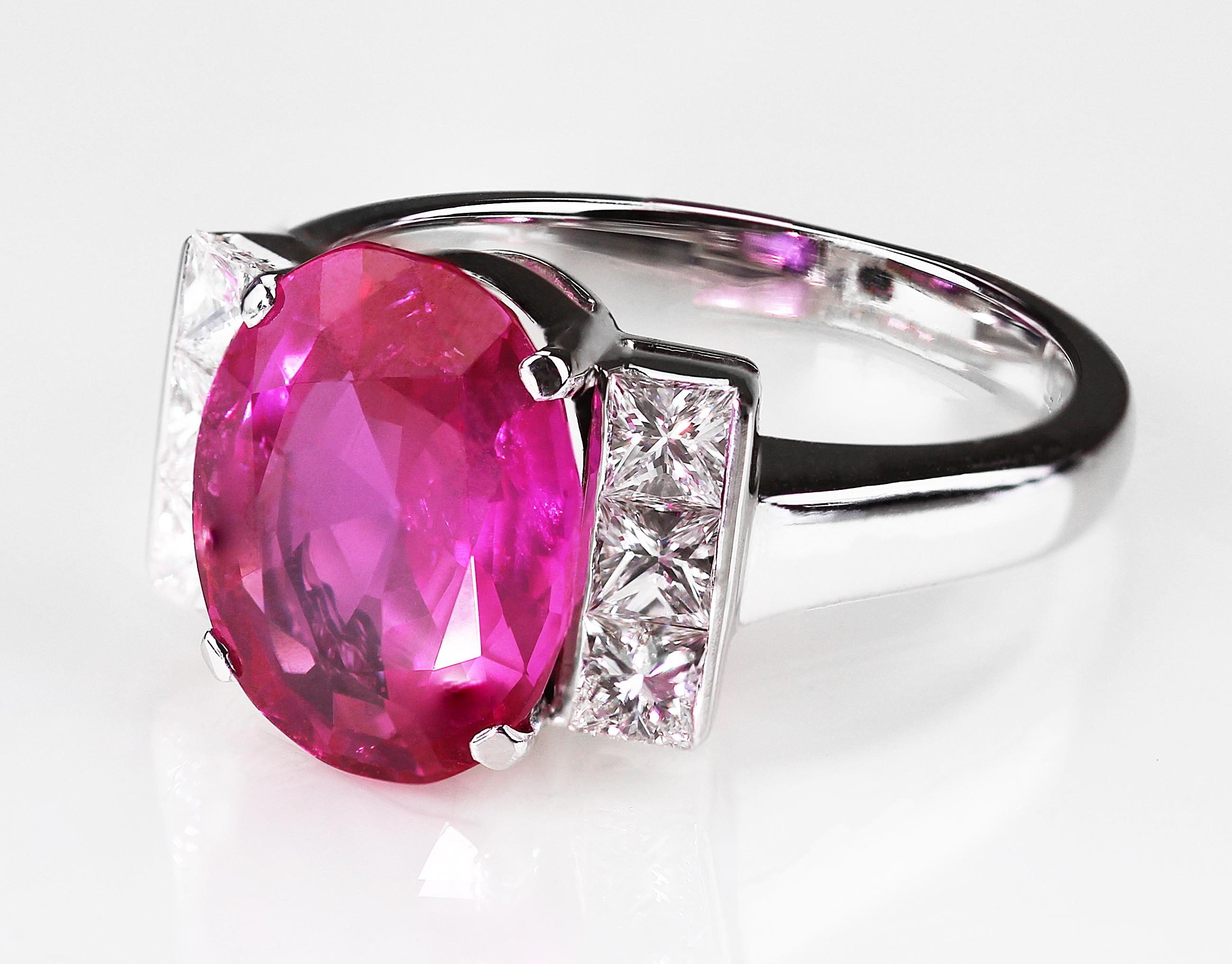 Modern Gubelin Certified Natural Burma/Myanmar Pink Sapphire 4.5 Carat and Diamond Ring