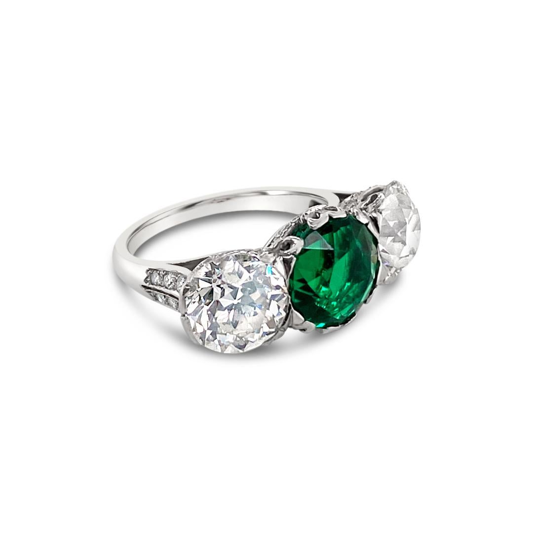 Gubelin Certified Natural Colombian Emerald 3.38 Carat and Diamond Ring For Sale 5