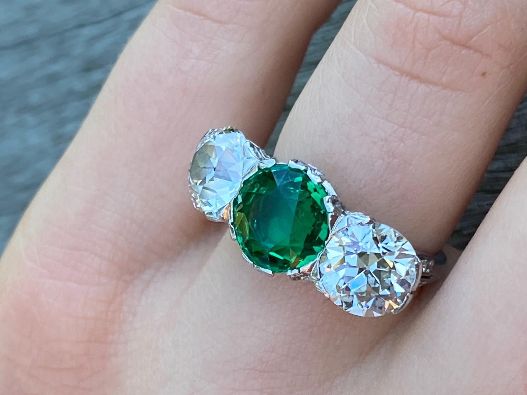 Gubelin Ring mit zertifiziertem natürlichem kolumbianischem Smaragd von 3,38 Karat und Diamant im Angebot 1