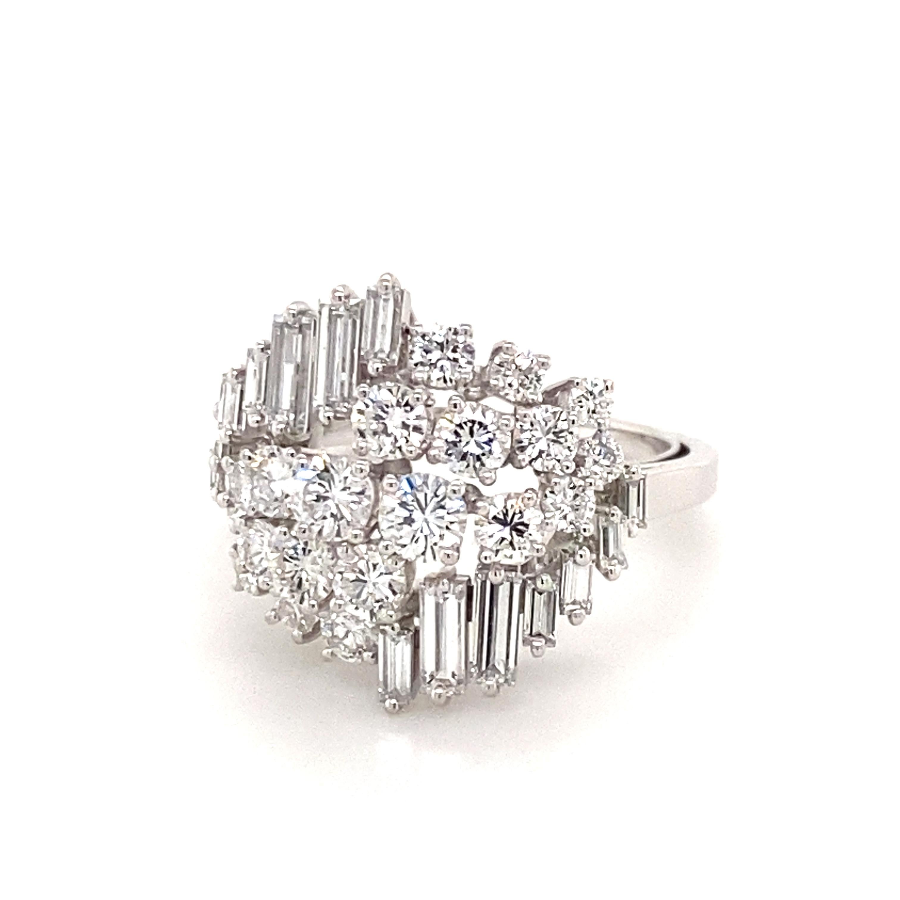 Gübelin Dazzling Diamond Ring in 18K White Gold For Sale 9
