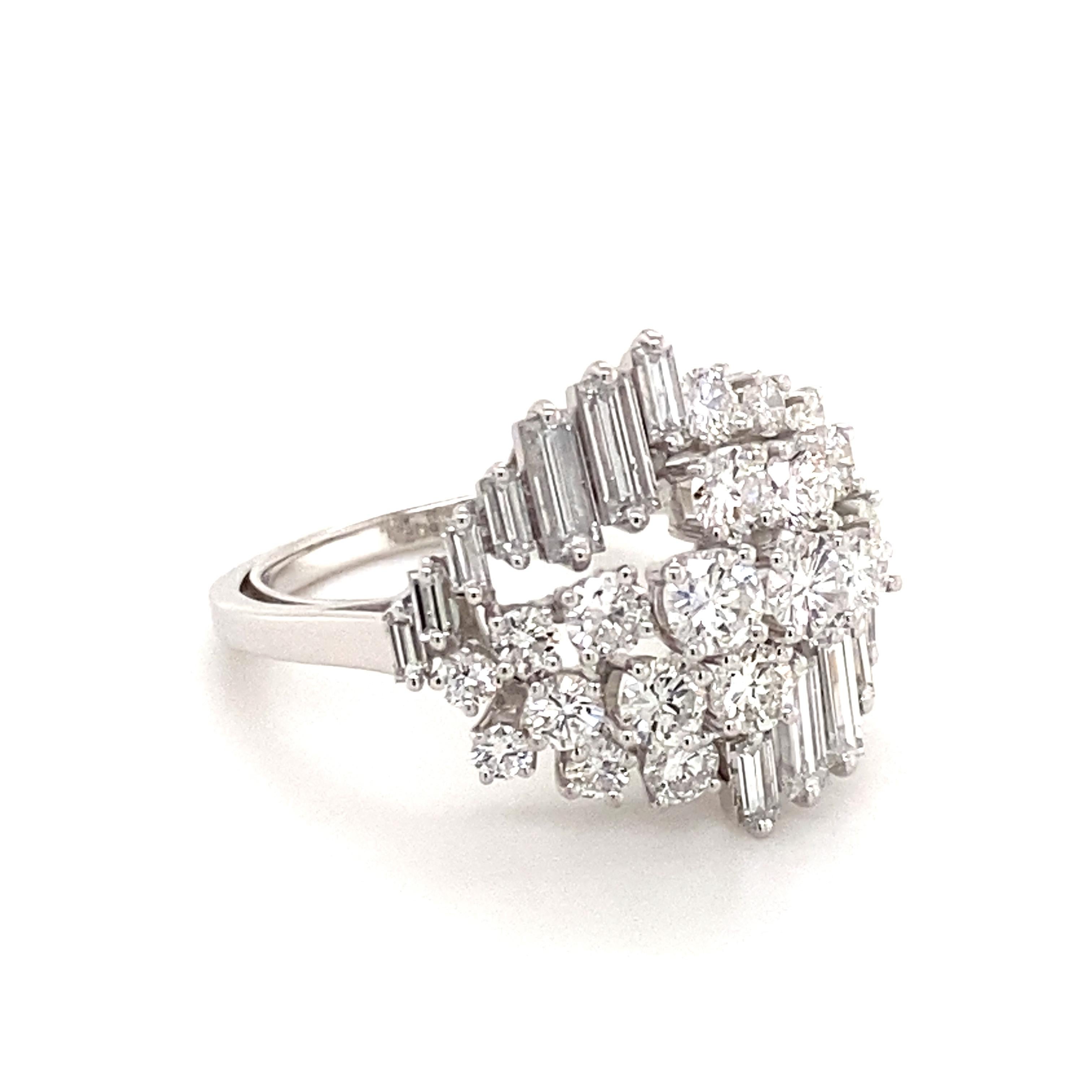 Gübelin Dazzling Diamond Ring in 18K White Gold For Sale 11
