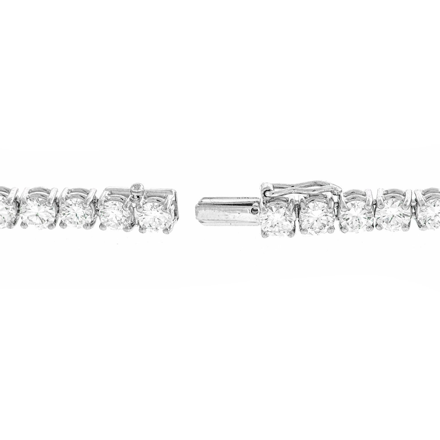 Gubelin Diamond-Set Gold Line Bracelet 4