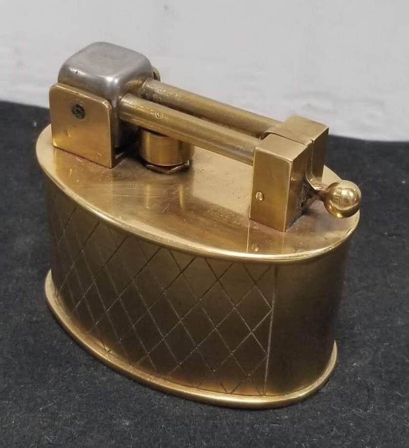 Swiss Brass Lift Arm Tabletop Lighter By Brilux for Dunhill In Excellent Condition For Sale In Van Nuys, CA