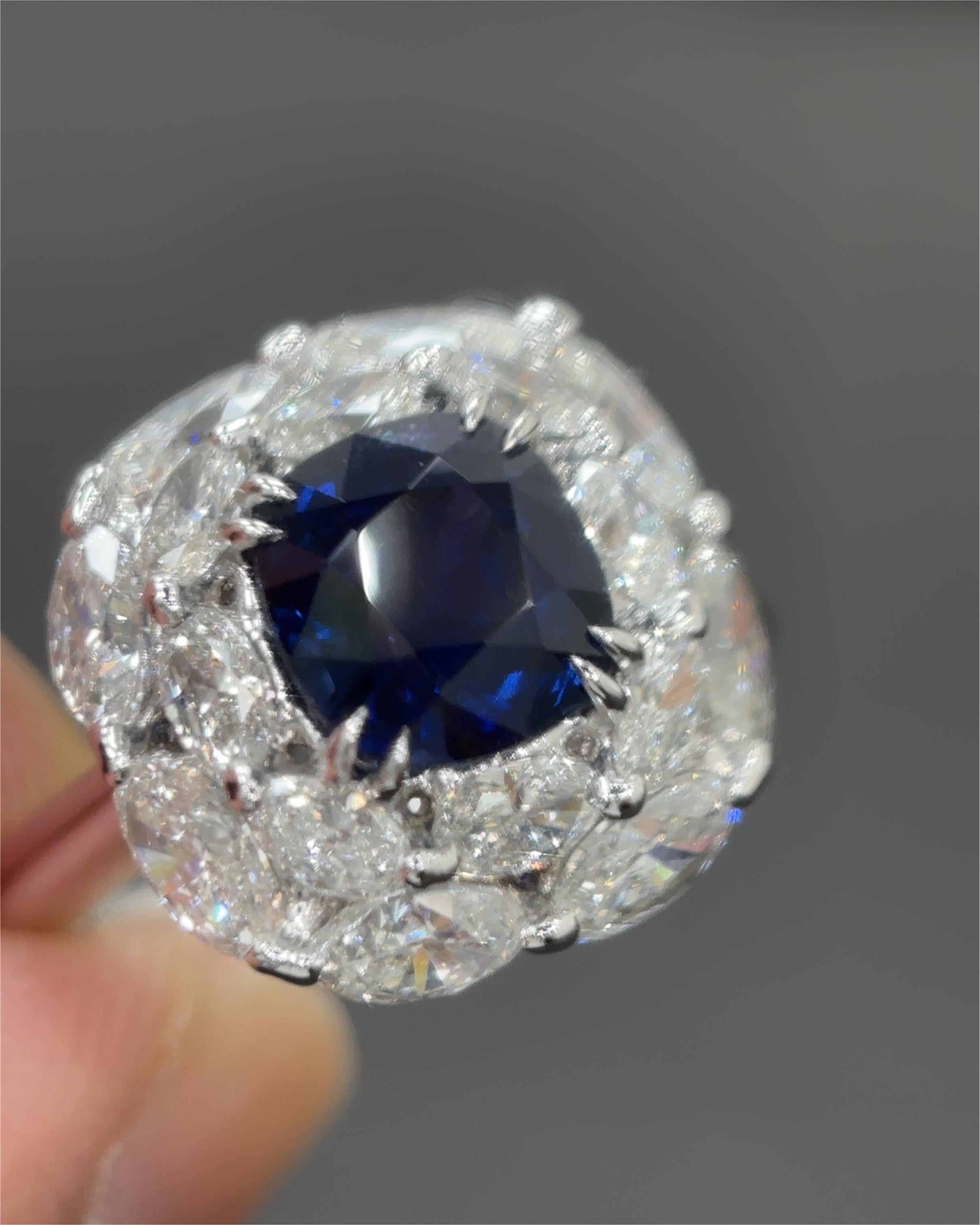 Gubelin GIA Certified 2.38 Carat Burma No Heat Sapphire Diamond Platinum Ring Unisexe en vente