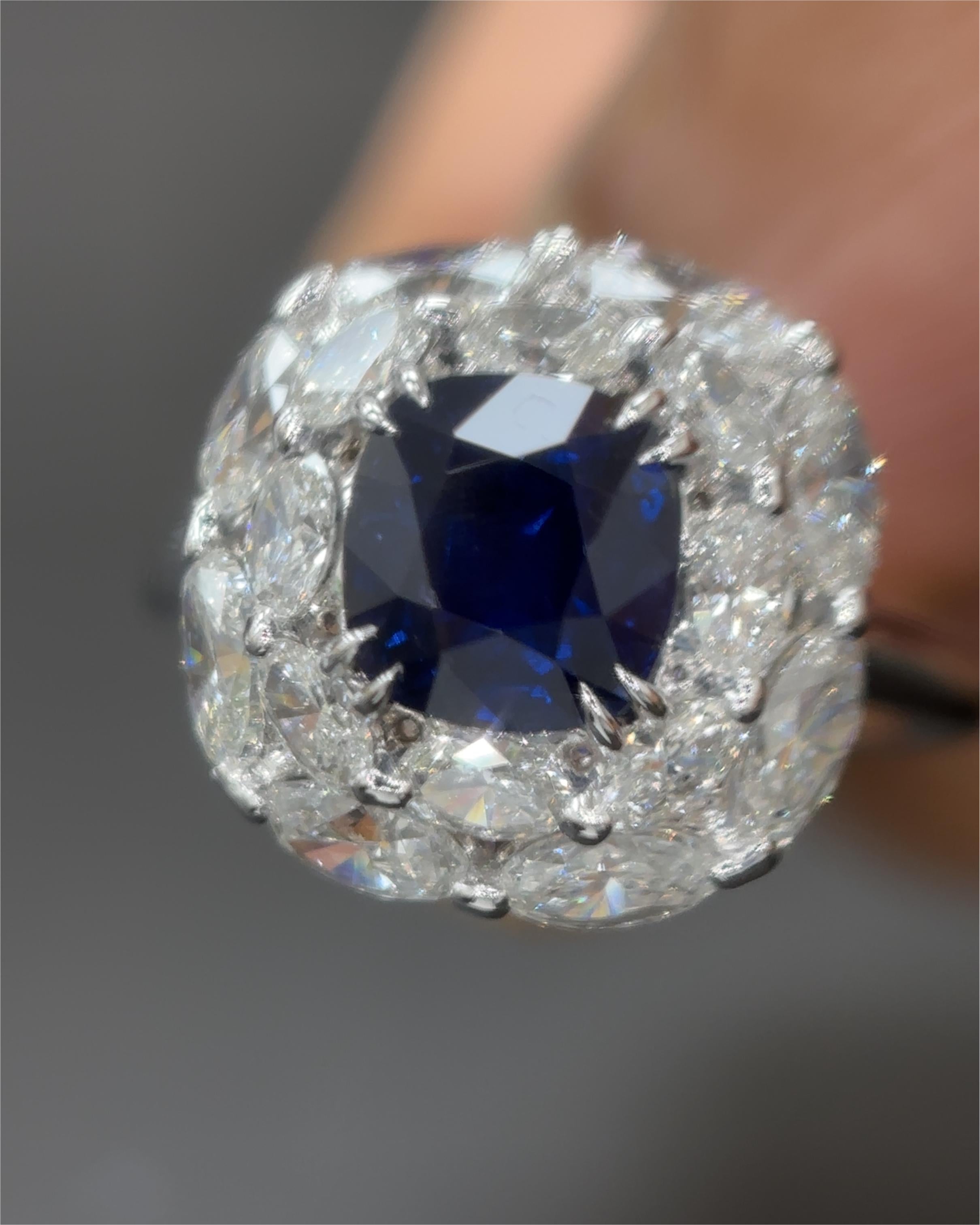 Gubelin GIA Certified 2.38 Carat Burma No Heat Sapphire Diamond Platinum Ring en vente 2