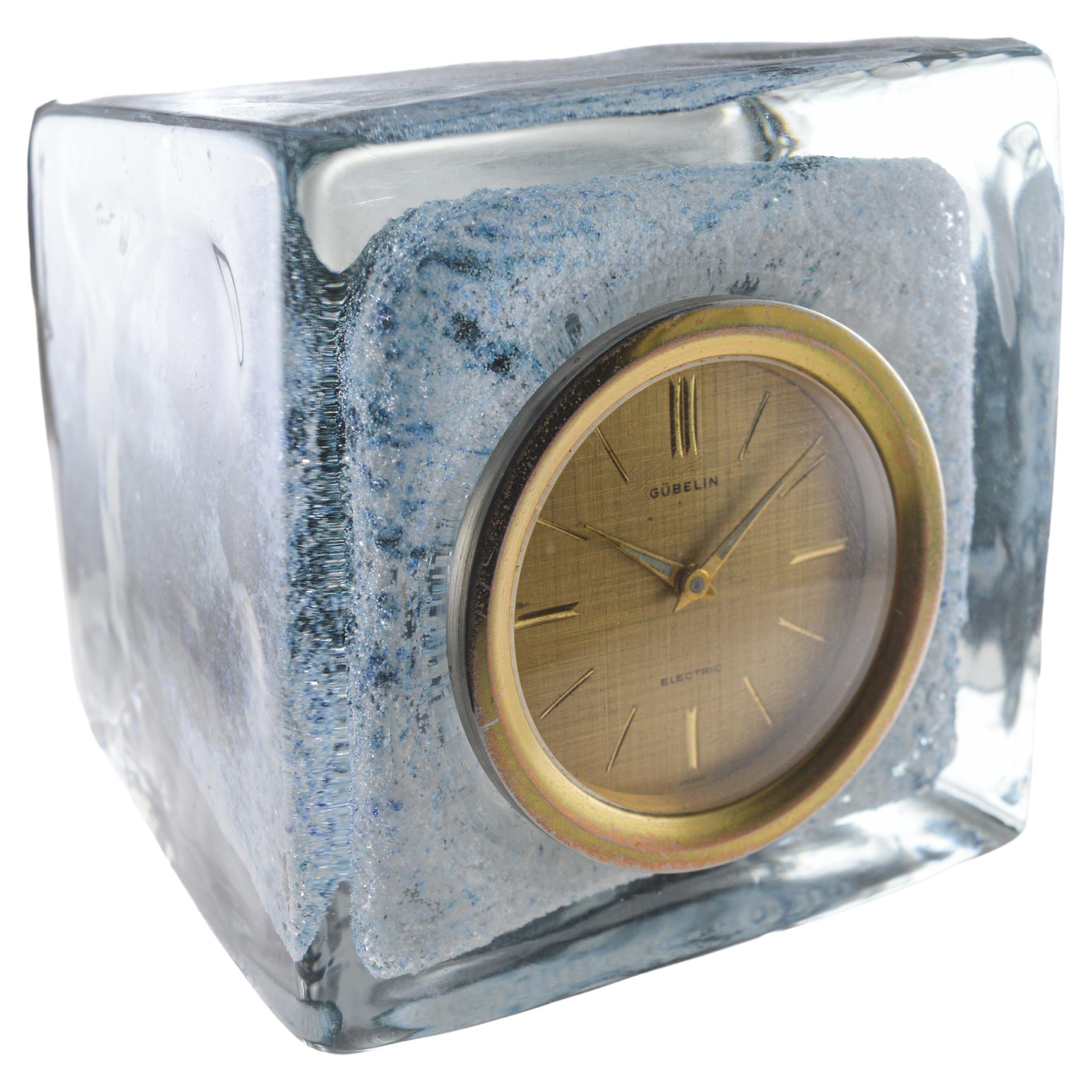 Horloge de bureau modérée mi-siècle en verre glacé « Ice Cube » de Gubelin, années 1960 Excellent état - En vente à Long Beach, CA