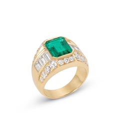 Gubelin Green Emerald Octagonal shape 3.21 carats, Colombia minor oil type ring