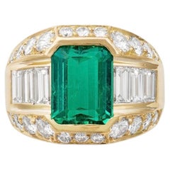 Gubelin Green Emerald Octagonal shape 3.21 carats, Colombia minor oil type ring