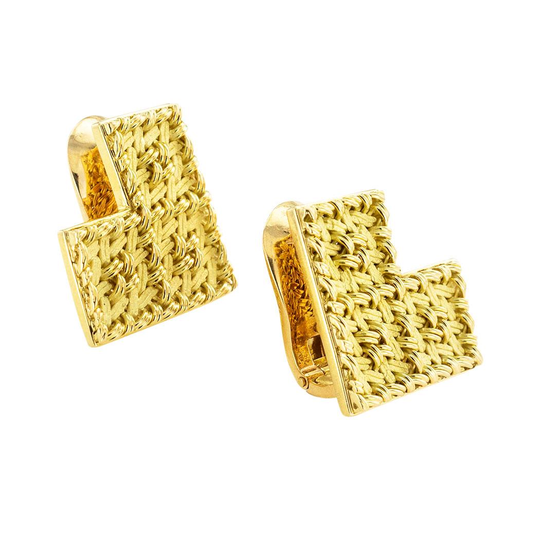 Gubelin Handcrafted Woven Yellow Gold Clip On Earrings In Good Condition For Sale In Los Angeles, CA