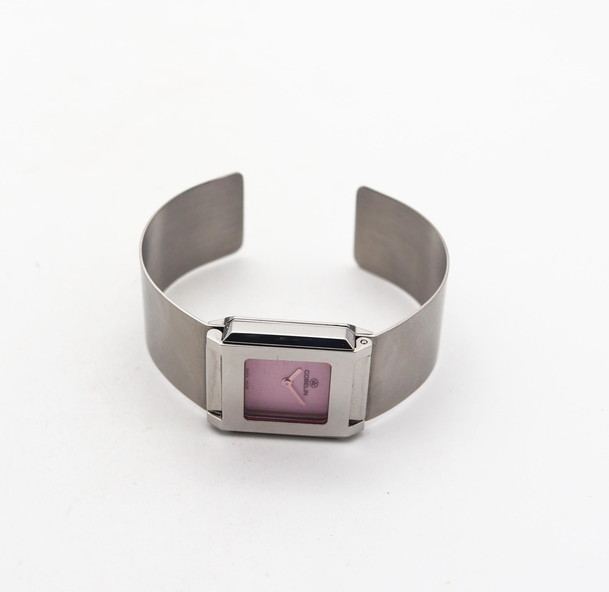 Gubelin Modernistische Techno Manschettenarmband-Armbanduhr aus Edelstahl in Edelstahl im Angebot 3