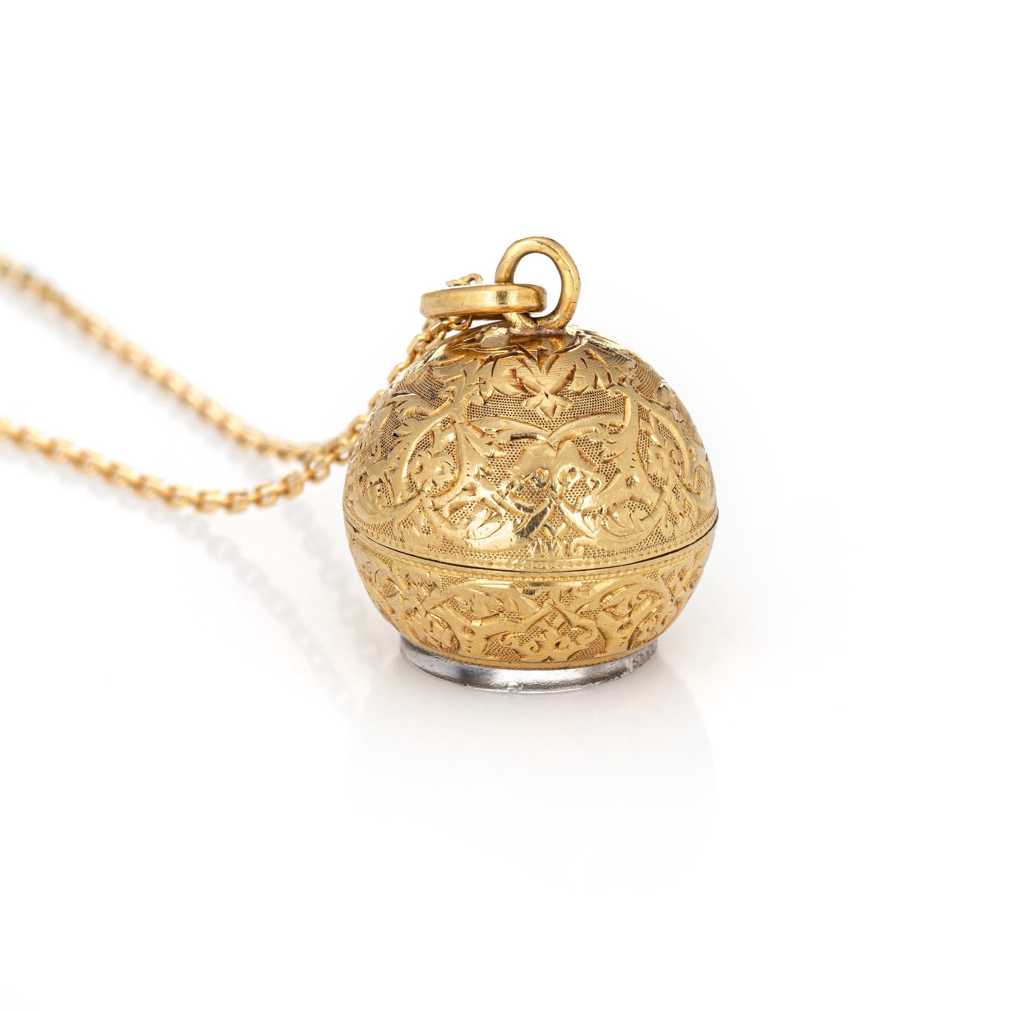Finely detailed vintage Gubelin pendant watch crafted in 18 karat yellow gold (pendant watch) and 14k yellow gold (chain). 

The finely detailed pendant watch by Gubelin features a mechanical wind-up movement. The watch is currently working and