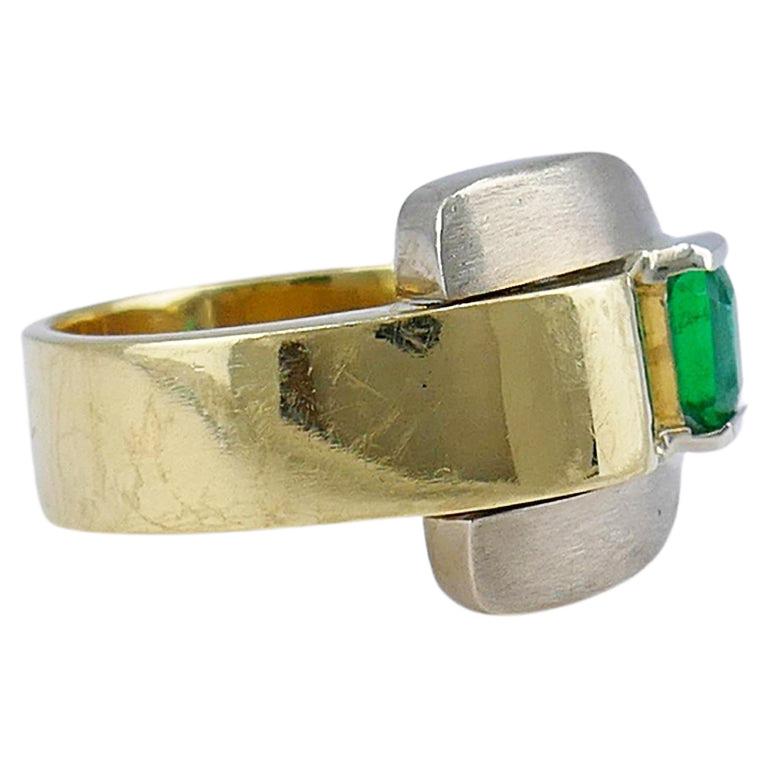 Gubelin Retro Gold Ring Buckle Design 18k Emerald Estate Jewelry For Sale 1