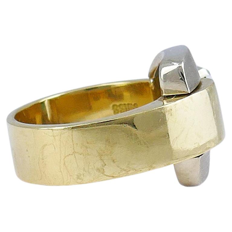 Gubelin Retro Gold Ring Buckle Design 18k Emerald Estate Jewelry For Sale 2