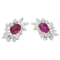 Gubelin Swiss 4.02 CTW Rubí Diamante 18 Kilates Oro Blanco Spray Pendientes Ear-Clip