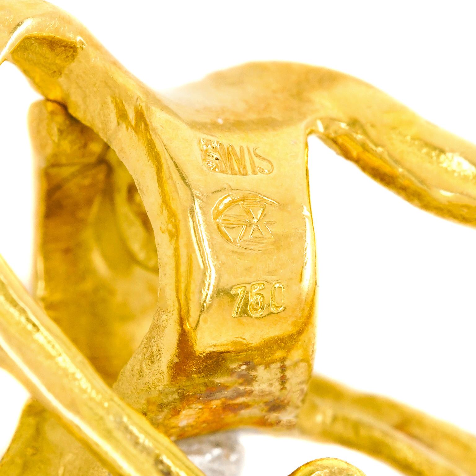 Gubelin, moderno brazalete suizo de oro engastado con diamantes en Excelente estado para la venta en Litchfield, CT