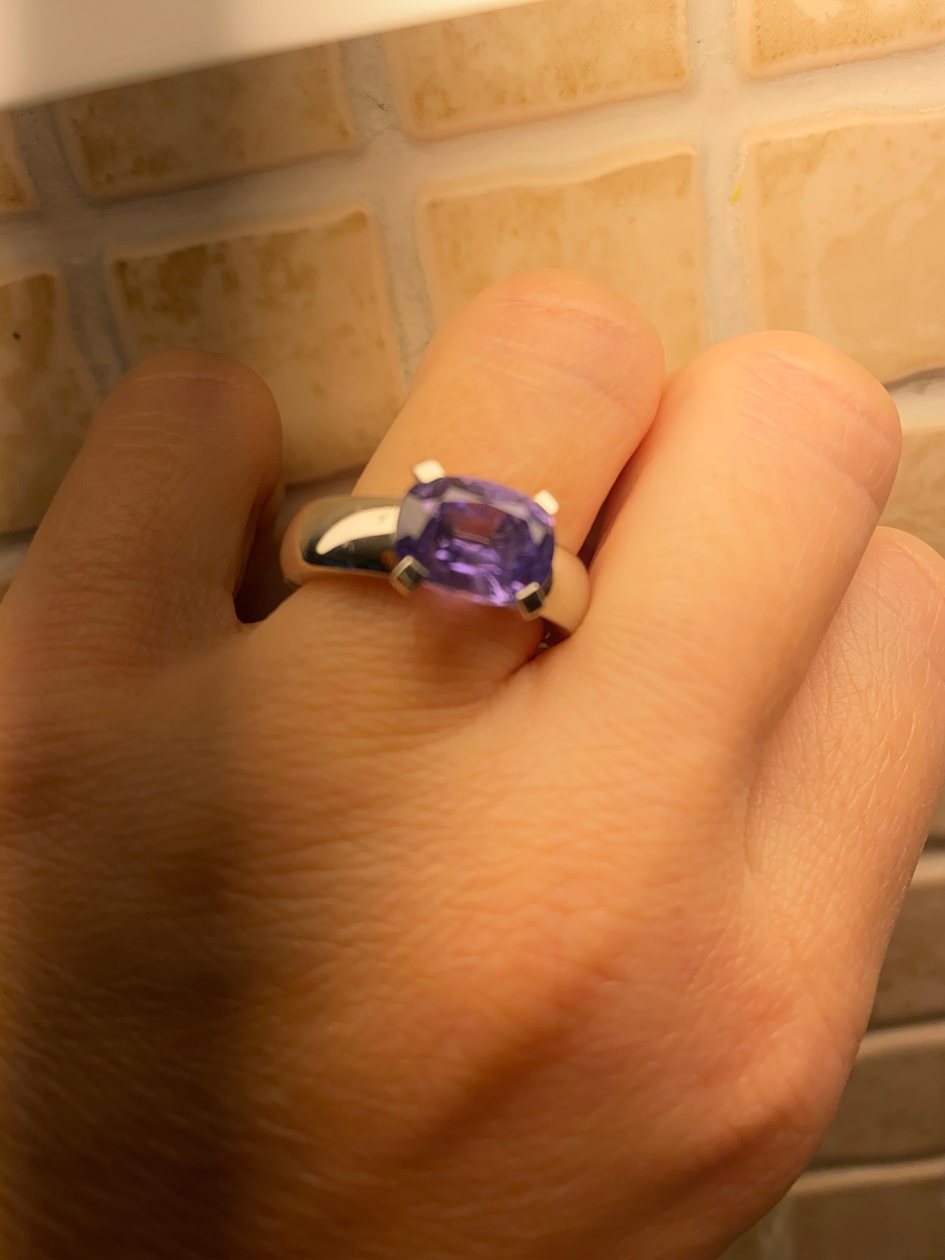 Modernist Gubelin White Gold Ring with 4.60 Carat Sapphire For Sale