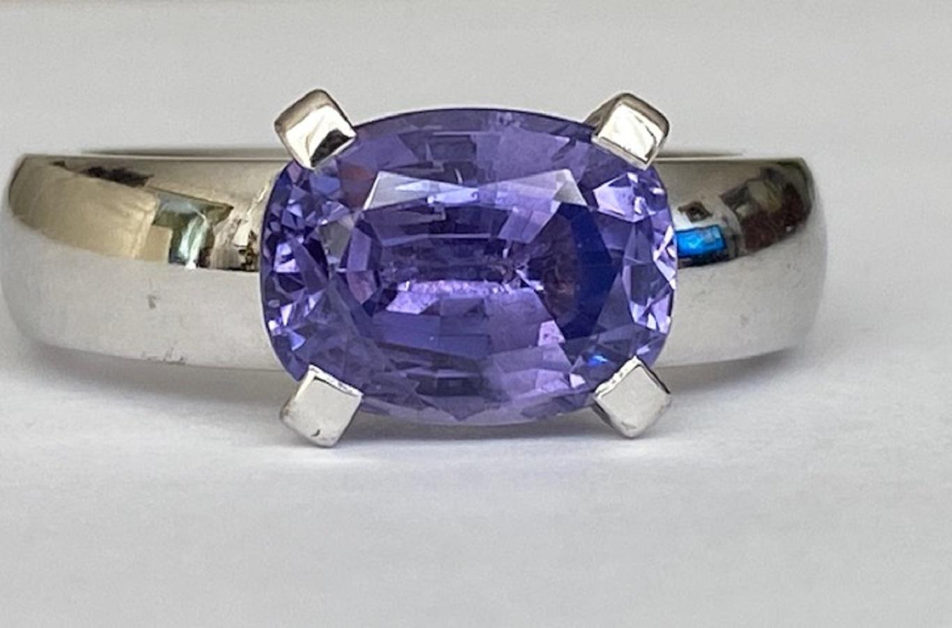 Oval Cut Gubelin White Gold Ring with 4.60 Carat Sapphire For Sale