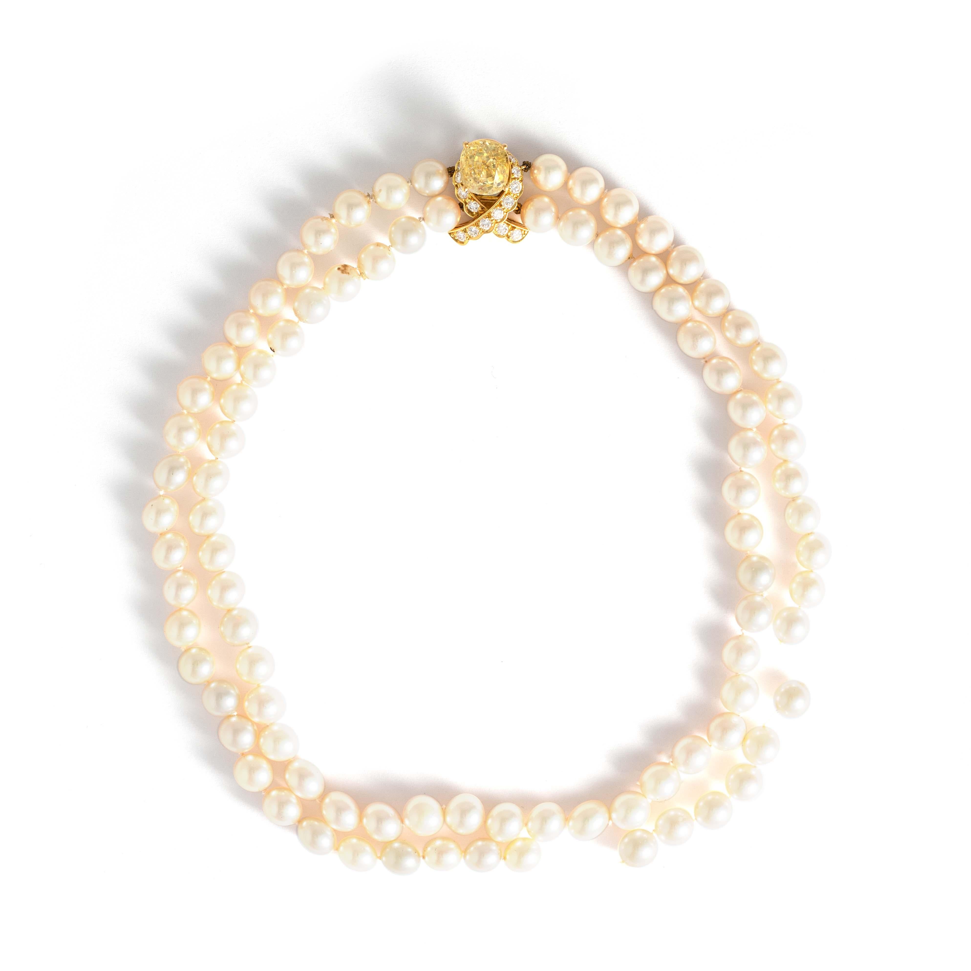 Cushion Cut Gubelin Yellow Sapphire Diamond Yellow Gold 18K Clasp Pearl Necklace 1980S For Sale