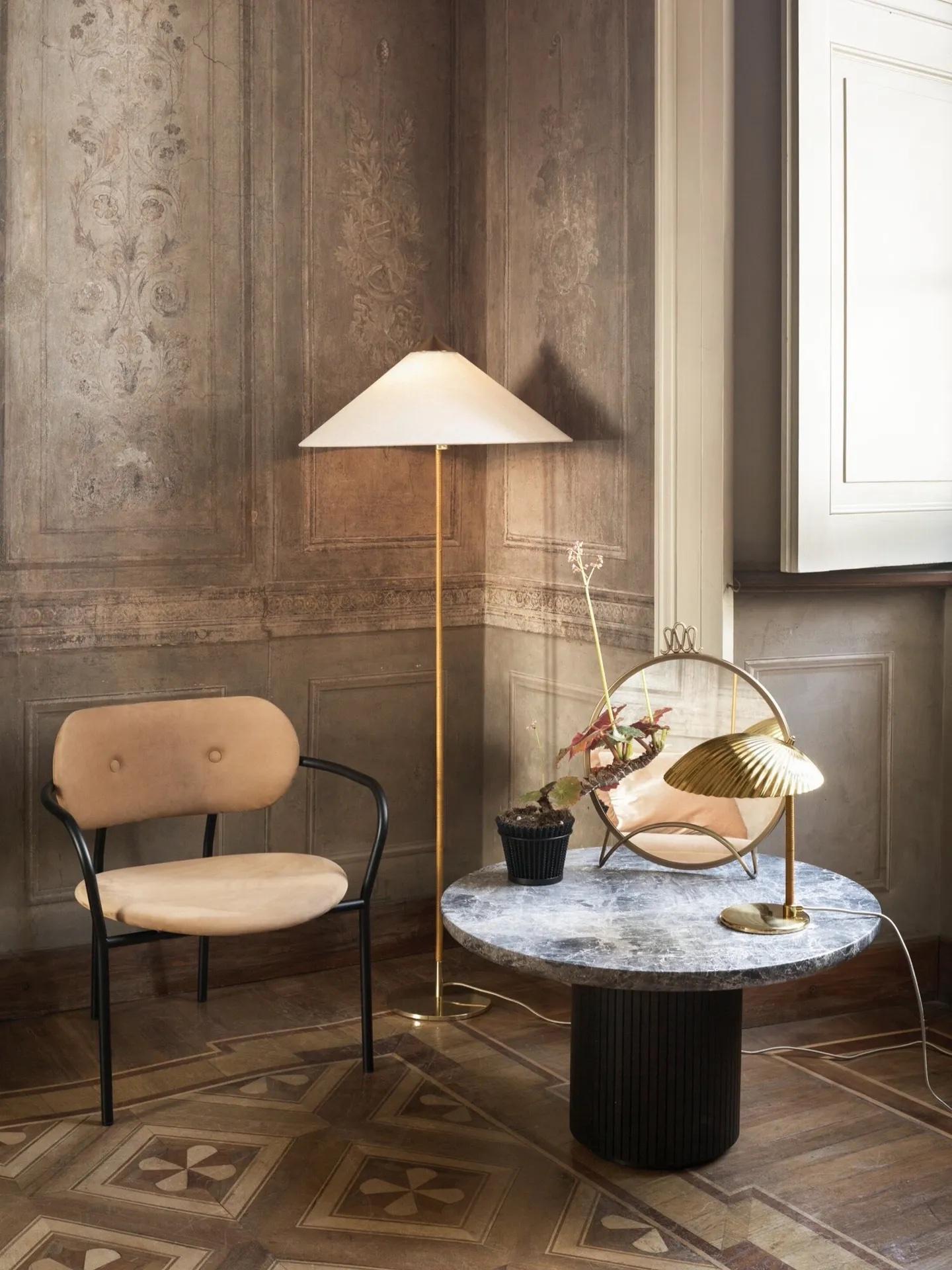 XXIe siècle et contemporain Lampe de bureau en laiton Gubi 5321 par Paavo Tynell en vente