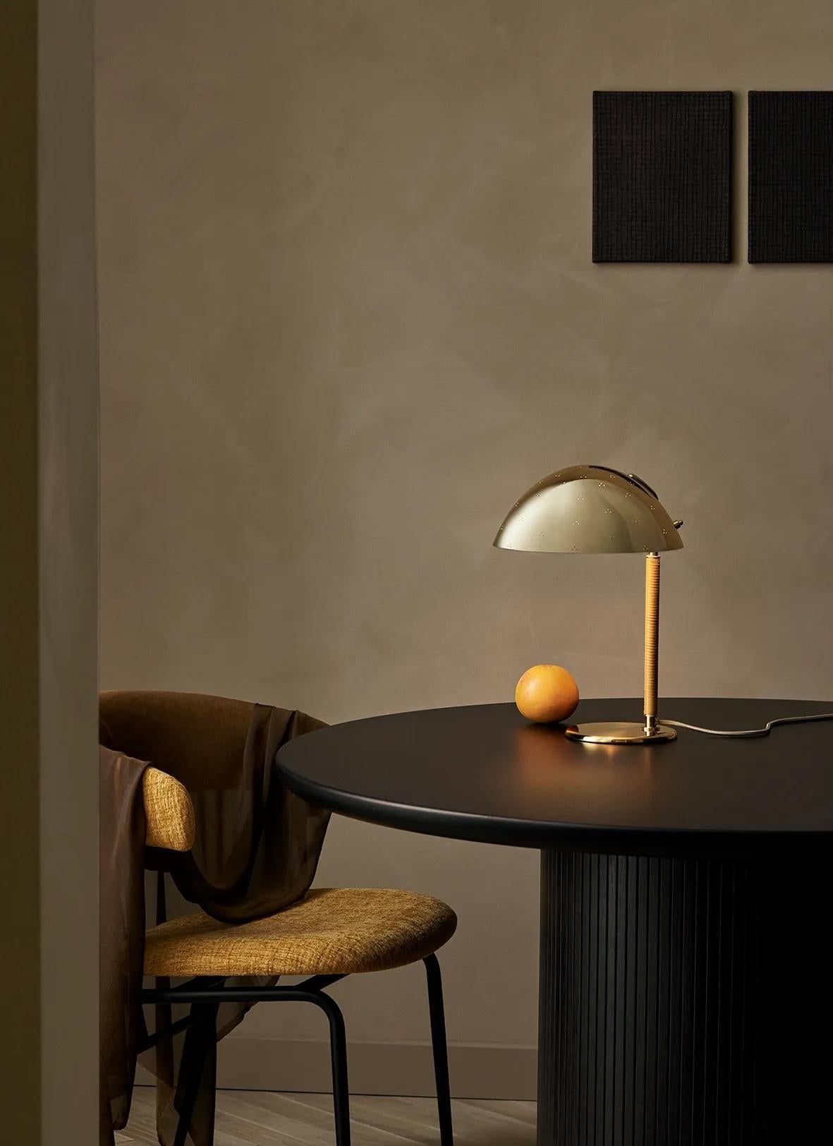 Gubi 9209 Lámpara de mesa de Paavo Tynell Europeo en venta