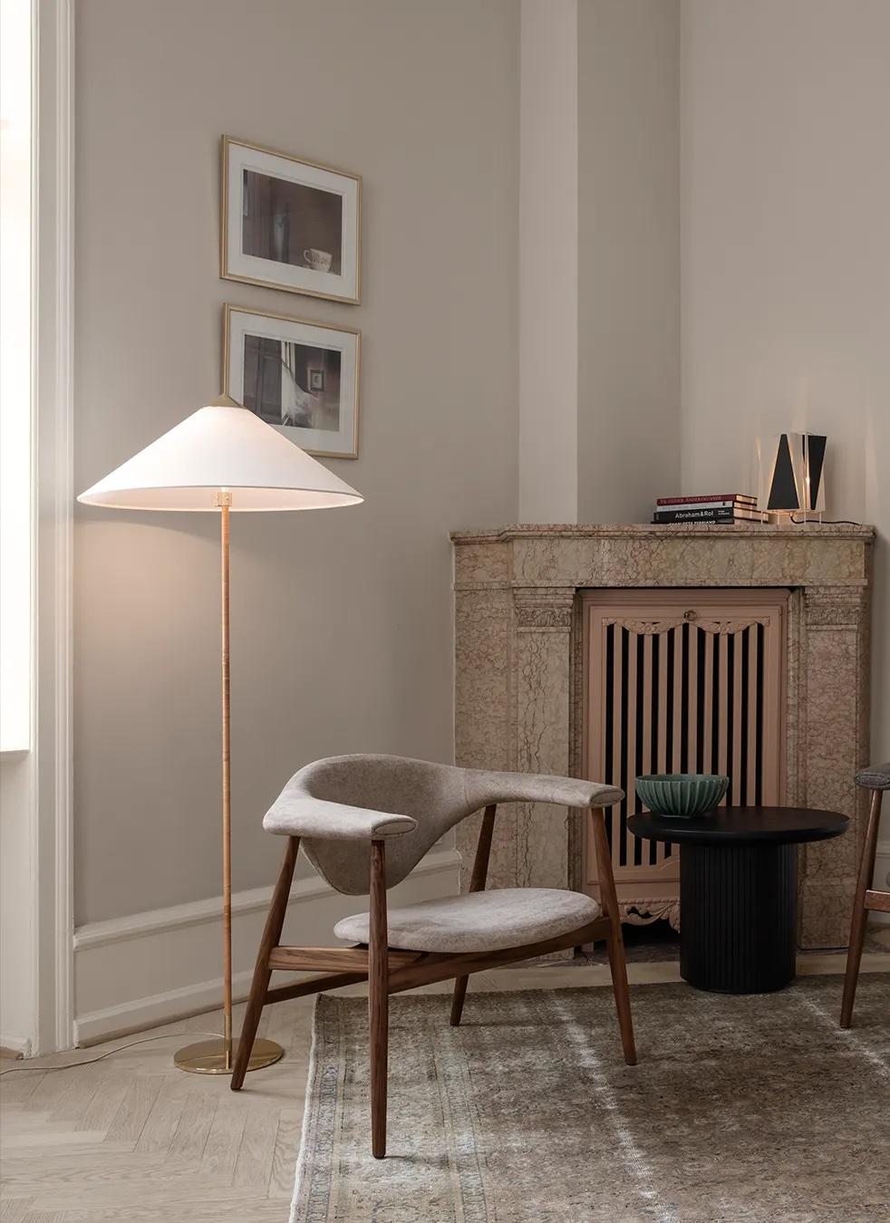 Gubi 9602 Canvas Shade Floor Lamp by Paavo Tynell en stock en vente 10