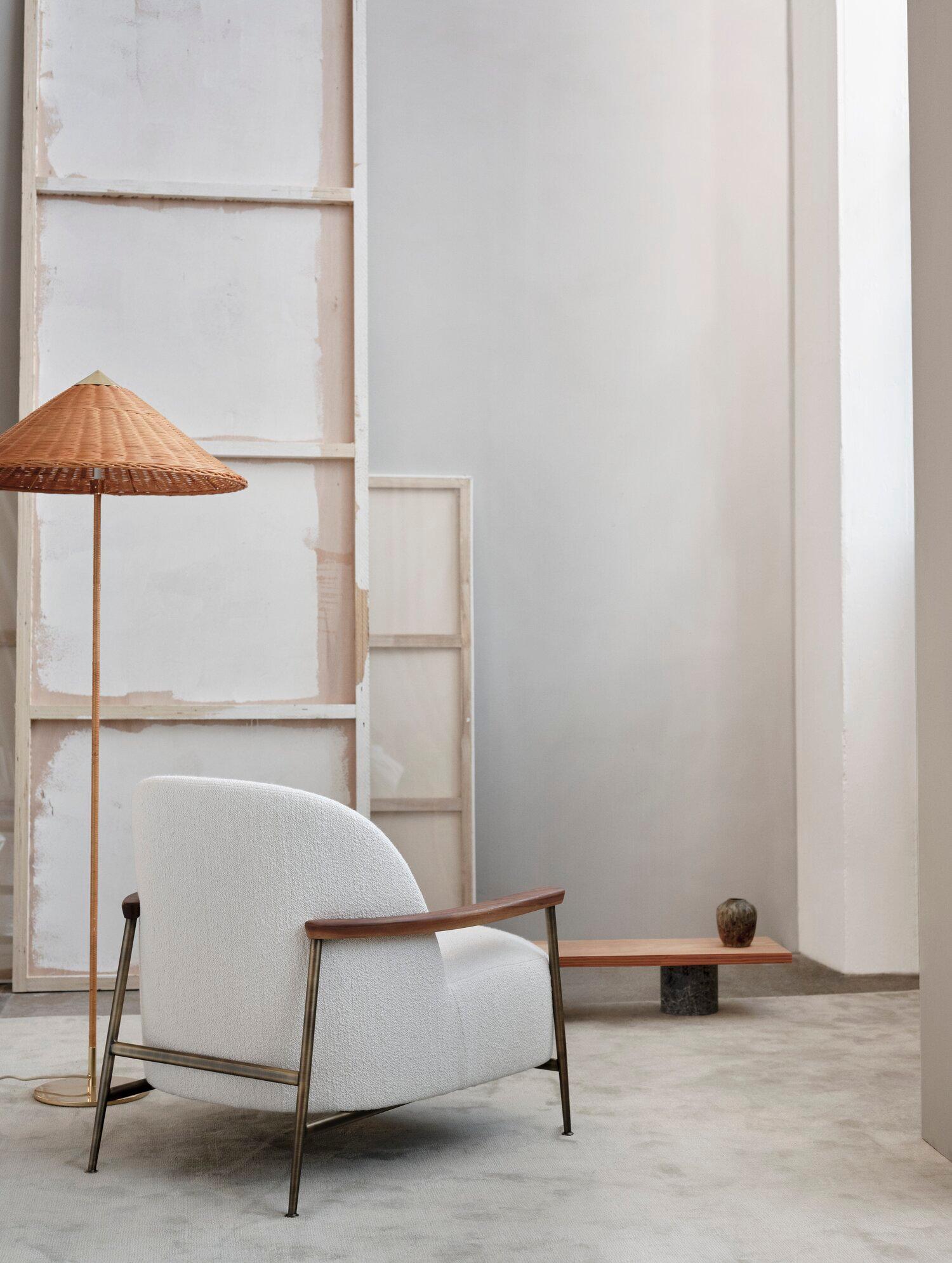 Danois Gubi 9602 Canvas Shade Floor Lamp by Paavo Tynell en stock en vente