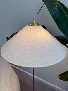 Lampada da terra Gubi 9602 di Paavo Tynell in STOCK